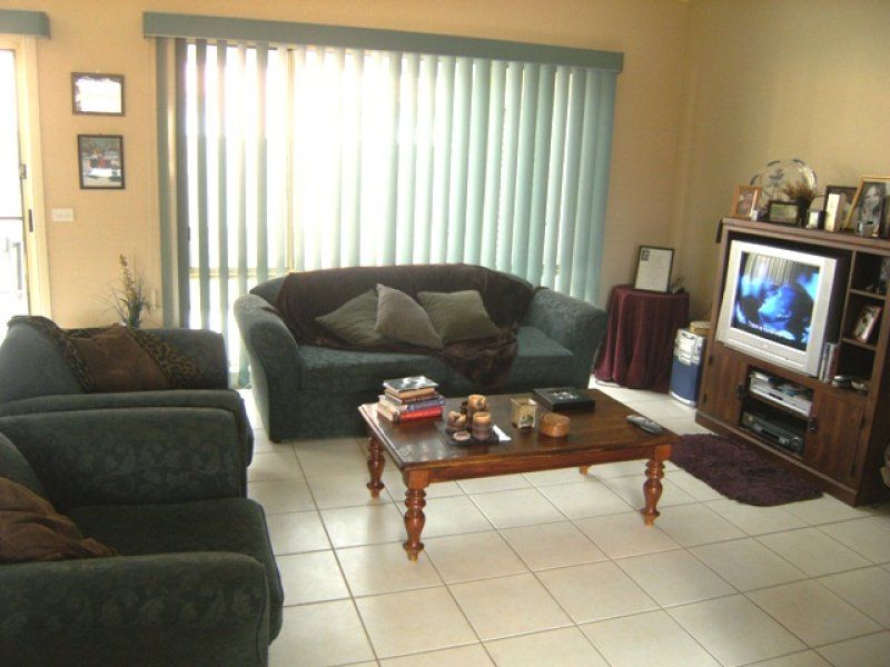 1 Springfield Close, Caroline Springs - Thumbnail 4