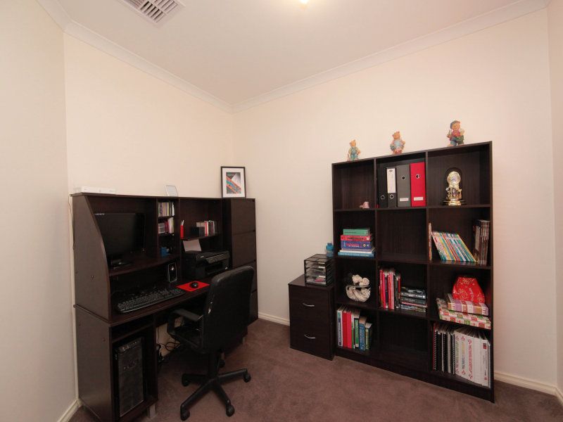 15 Pipit Circuit SOUTH MORANG, South Morang - Thumbnail 6
