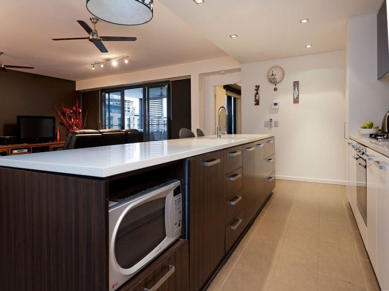 212/19B Kitchener Drive Wharf 1 Darwin 0800