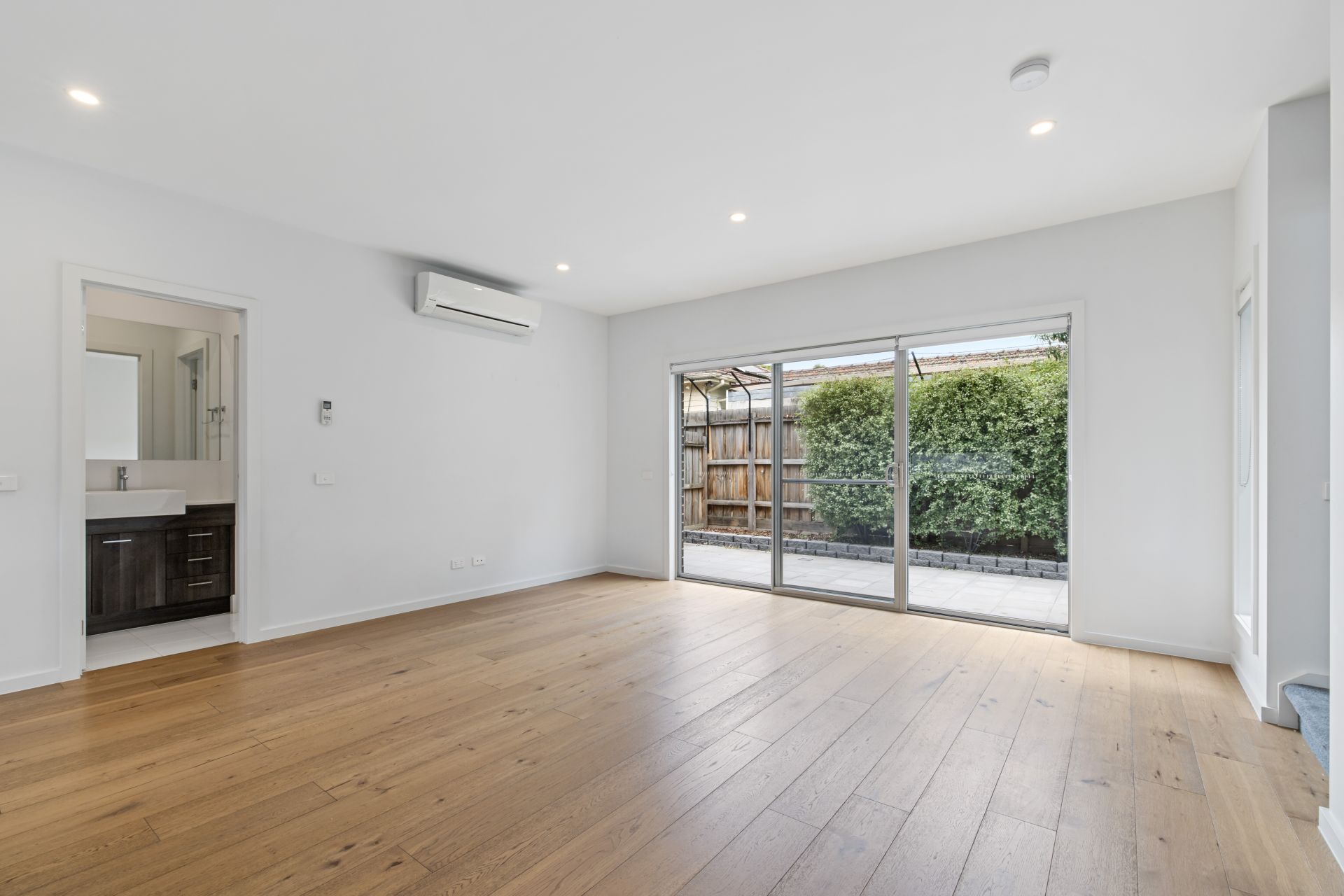 Charming 2-Bedroom Townhouse