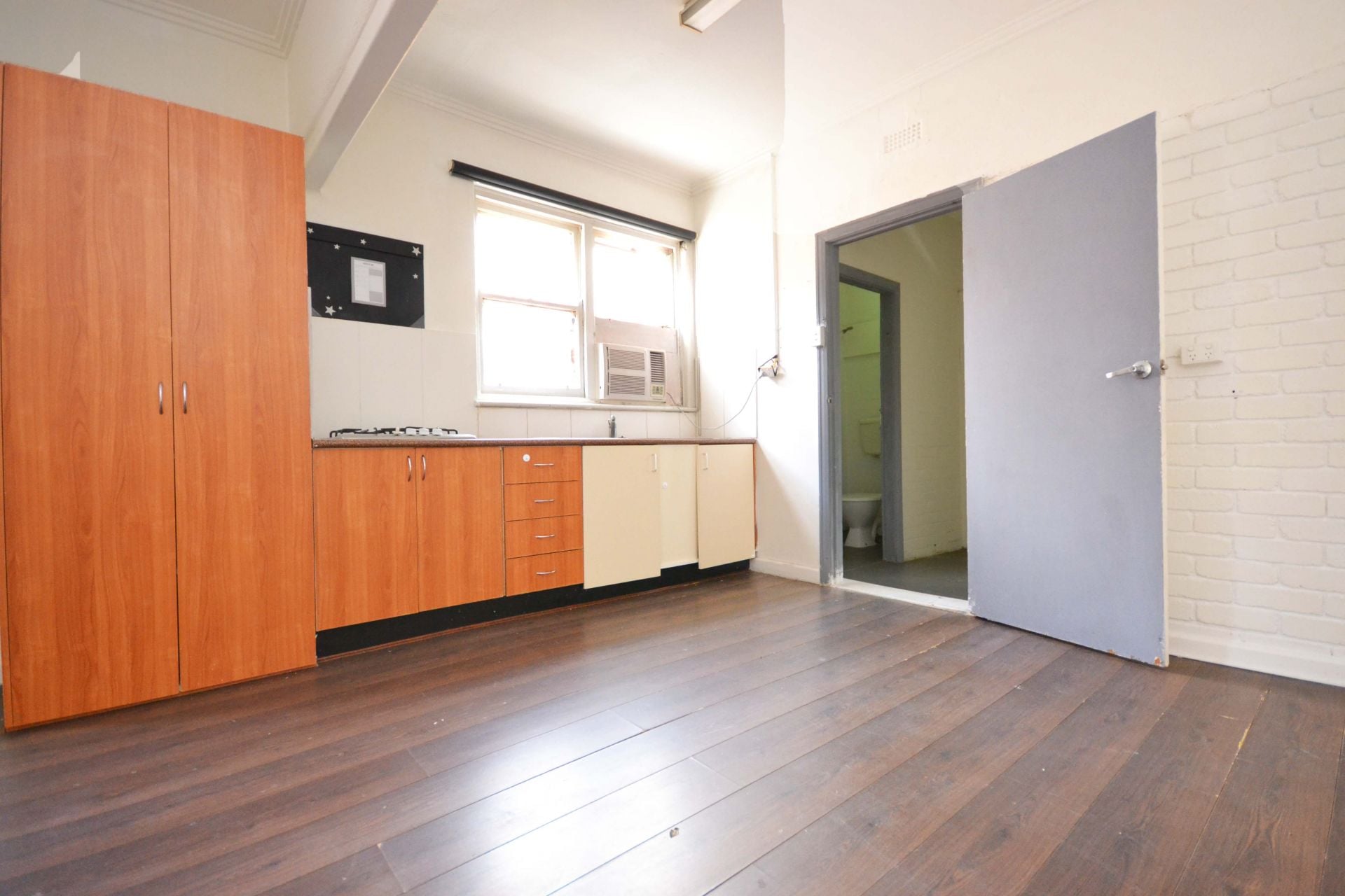 SPACIOUS WITH A SUPERB LOCATION