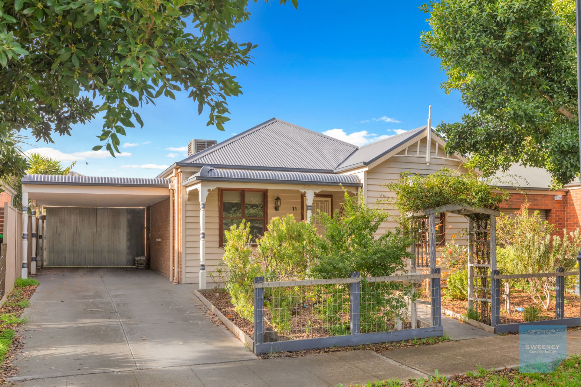 11 Matlock Street, Caroline Springs - Thumbnail 2