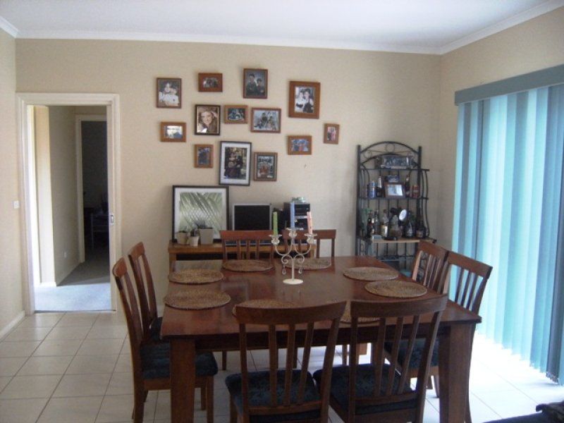 1 Springfield Close, Caroline Springs - Thumbnail 5