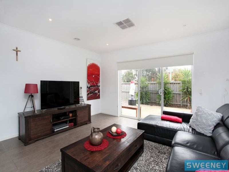7 Gardenia Way, Caroline Springs - Thumbnail 8