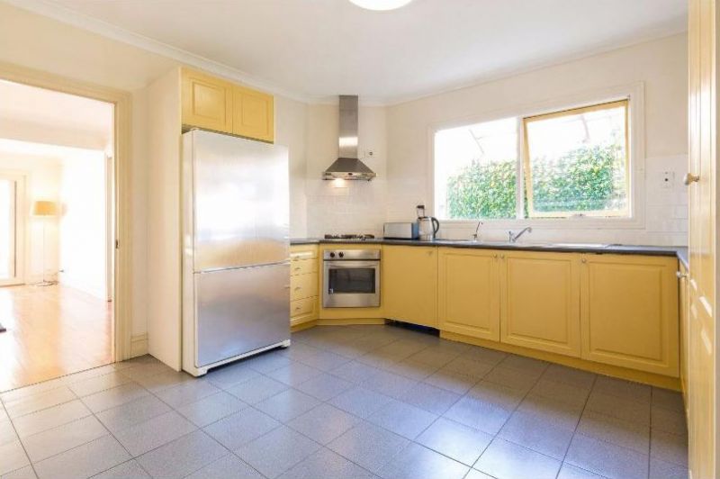 13 Waiora Parade, West Footscray - Thumbnail 4