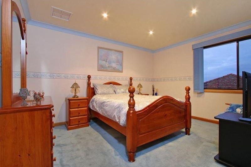 A Piece Of Royal Land With The Home To Match!