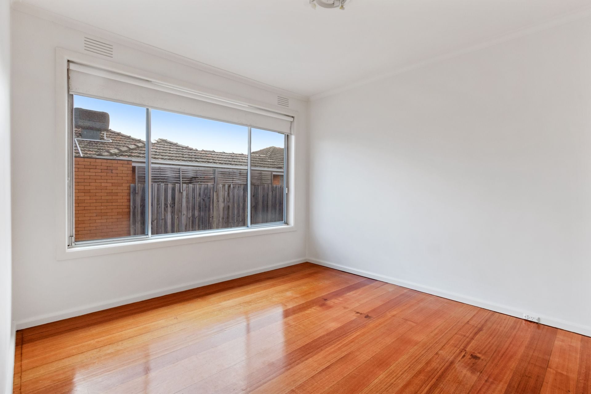 ONE WEEKS FREE RENT!!!