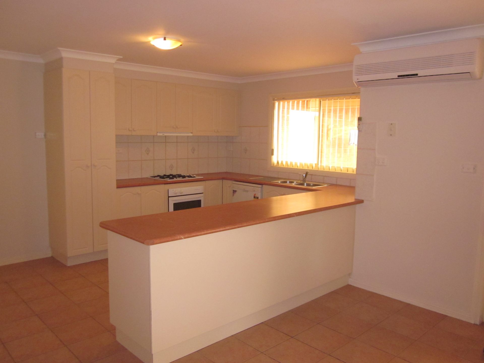 SPACIOUS HOME, PEACEFUL COURT LOCATION  *Insp Tue 17th Oct @ 5:00pm*