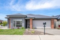1 Fernlea Street, Clyde North VIC, Clyde North - Image 1