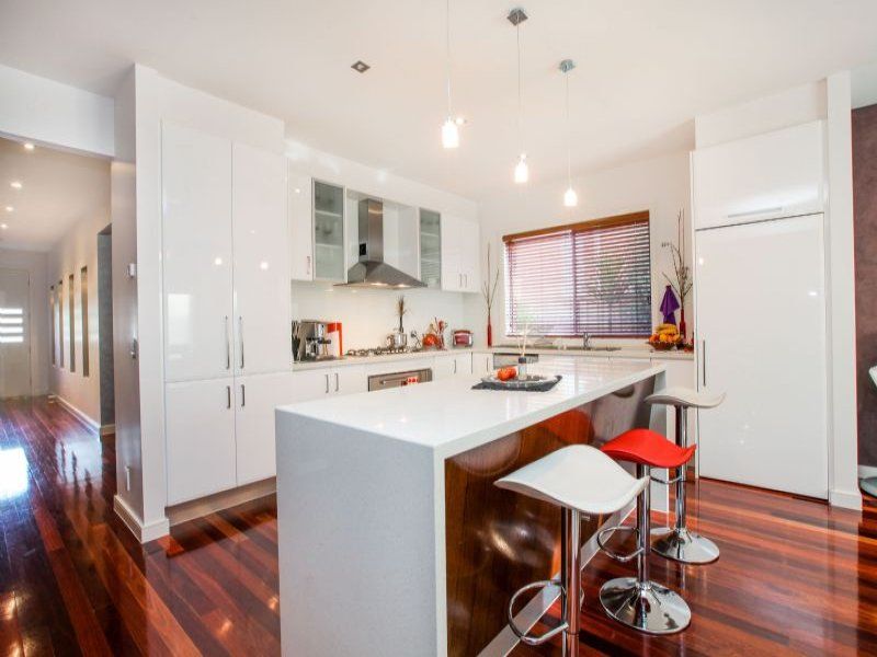 12 Fairbairn Way, Caroline Springs - Thumbnail 3