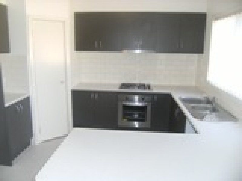27 Menzies Drive, Burnside - Thumbnail 3