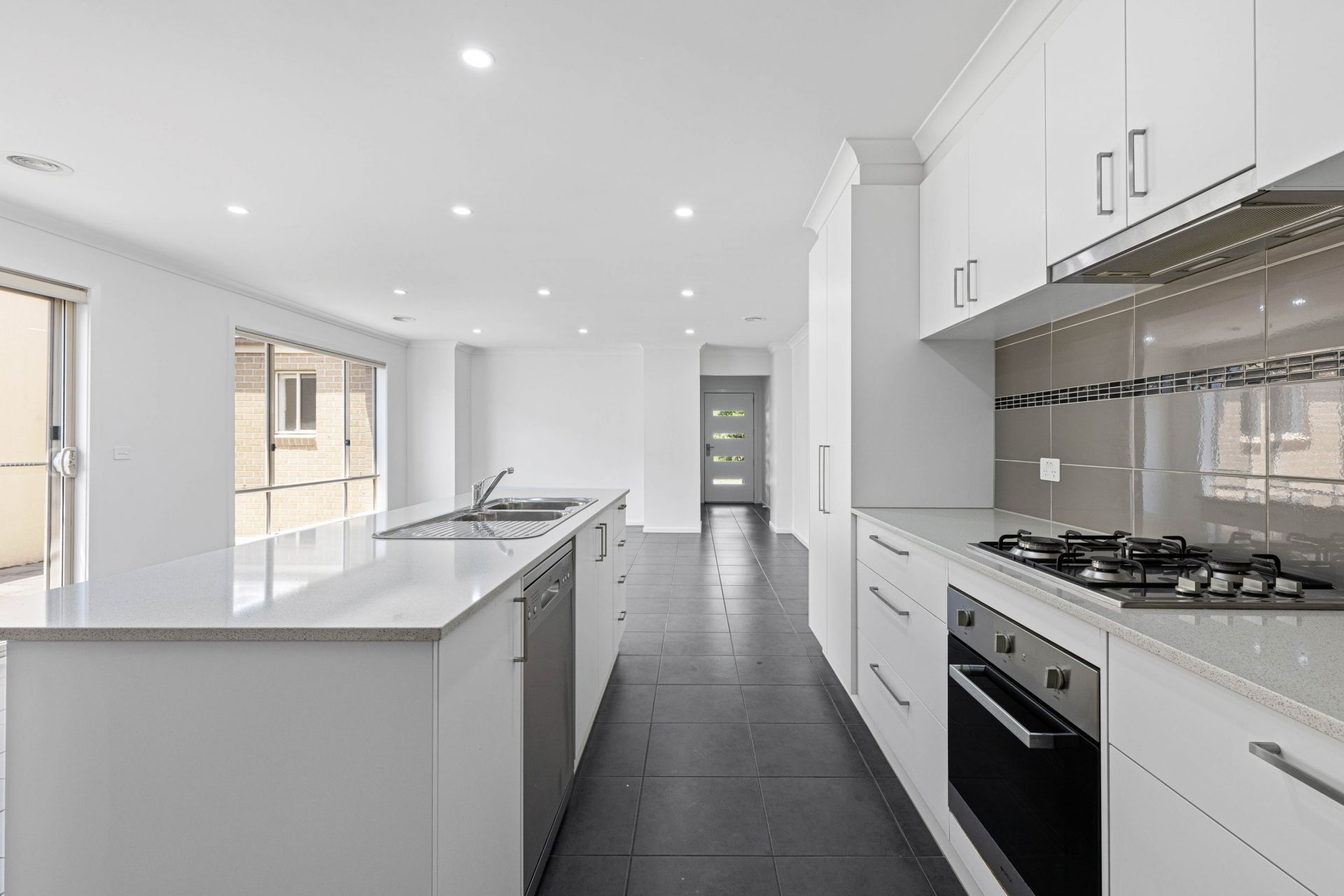 64 Warburton Drive, Lucas, Lucas - Thumbnail 8