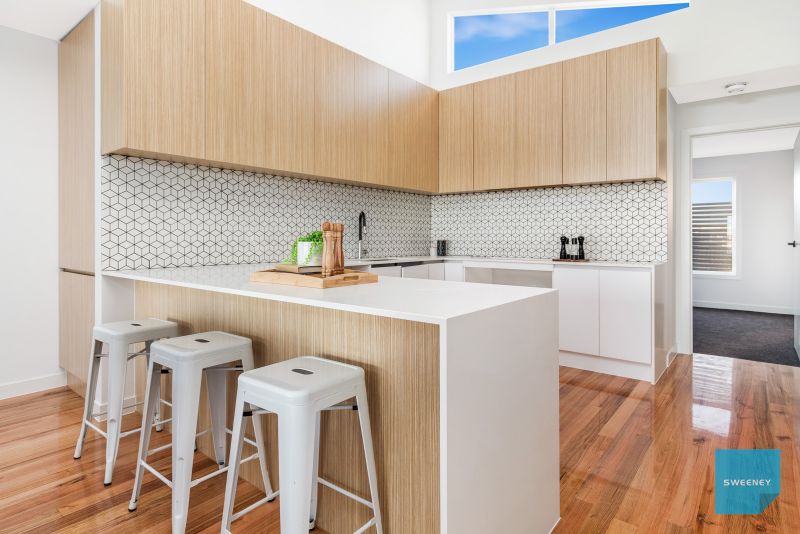 2/19 Lockwood Court, Fraser Rise - Thumbnail 3