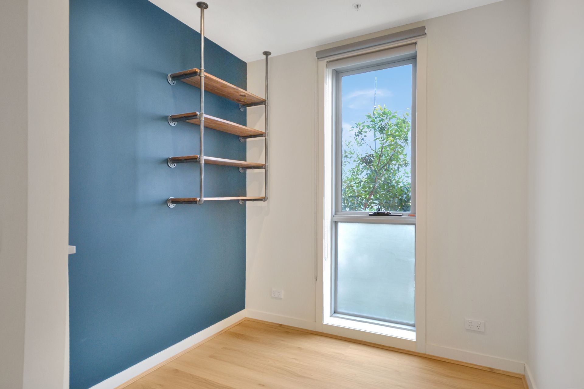 LIGHT AND BRIGHT APARTMENT LIVING