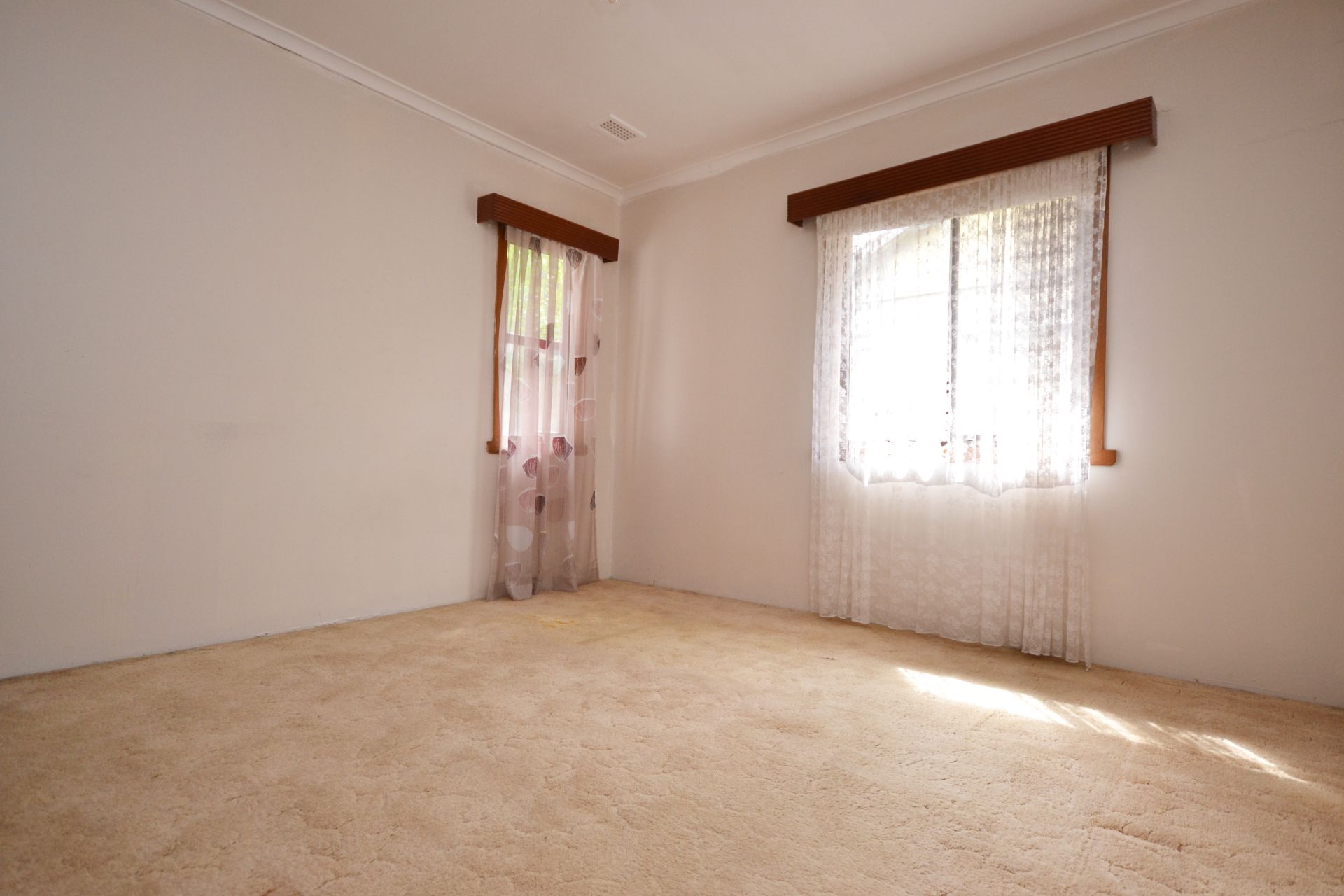 THREE BEDROOM IN GREAT LOCATION