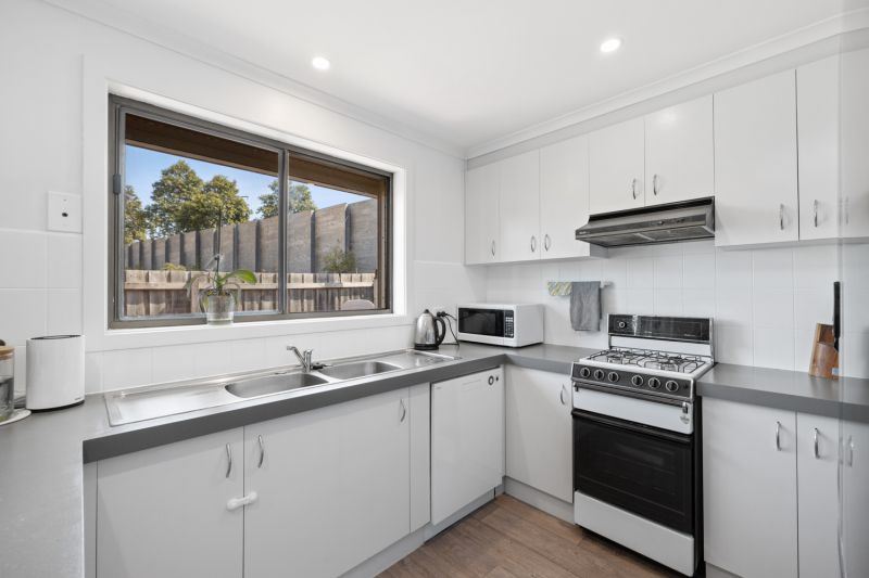 2/8 Crellin Avenue South, Altona Meadows - Thumbnail 4
