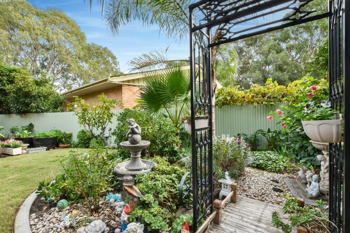 13 Creighton Ave Morphett Vale 5162