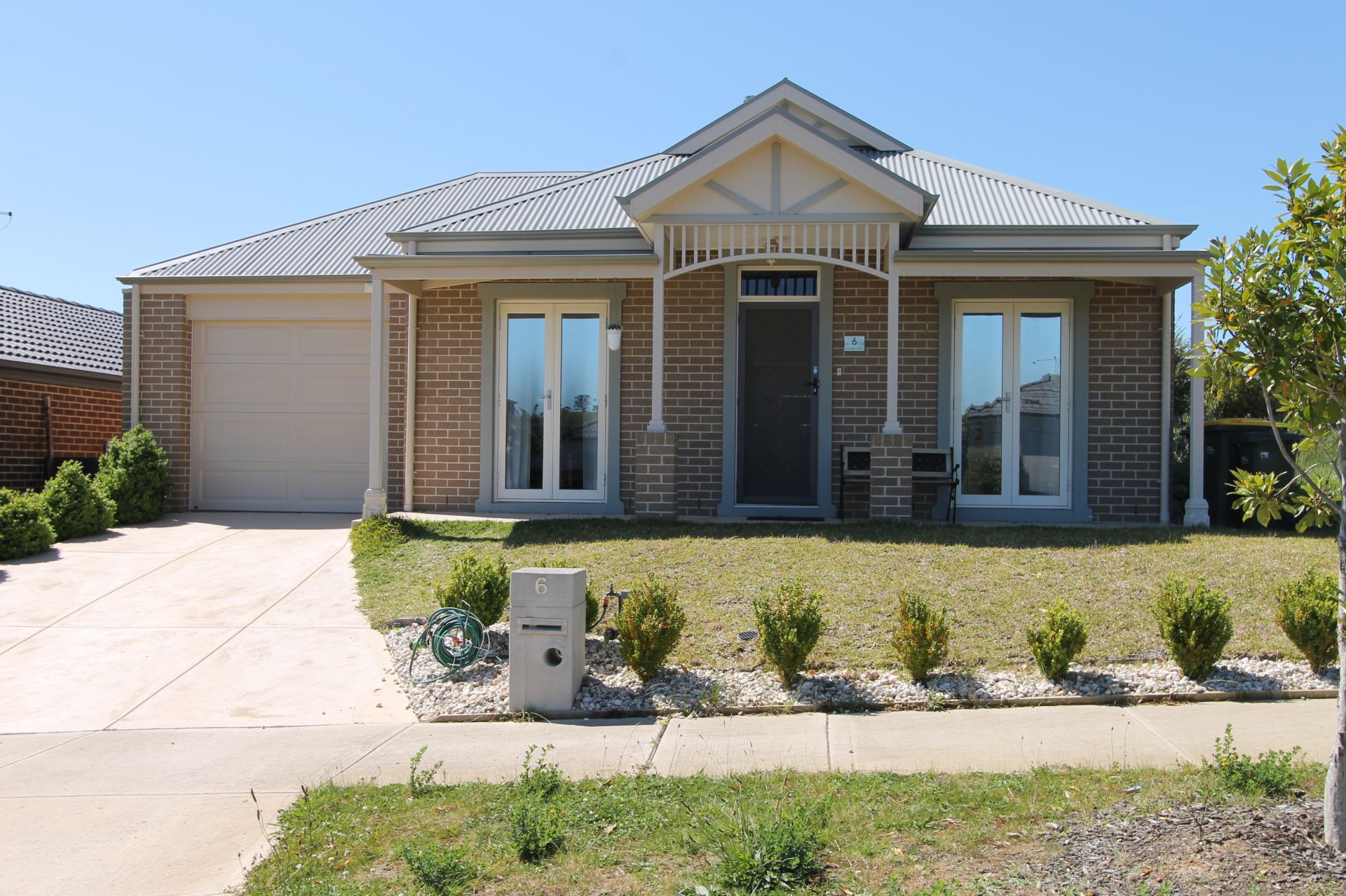LOW MAINTENANCE HOME!