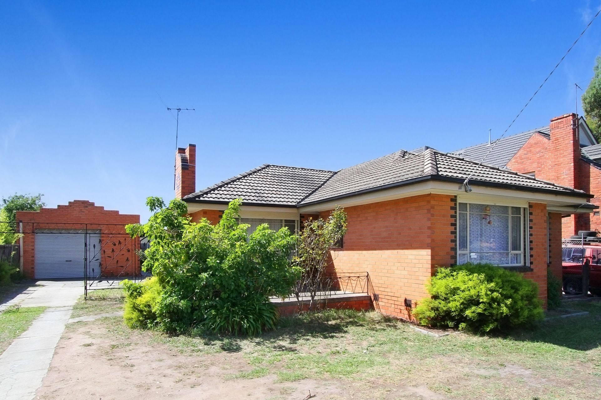 LARGE 3 BEDROOM HOME IN A GREAT LOCATION