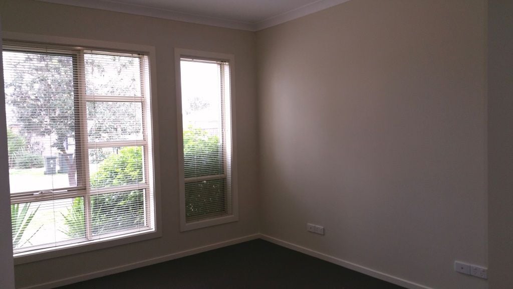 MODERN 3 BEDROOM HOME IN AURORA ESTATE..