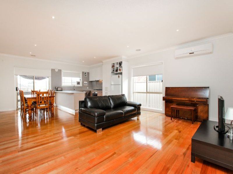 11 Forest Glade Way, Caroline Springs - Thumbnail 3