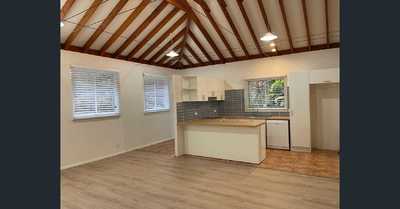 Quietly positioned one bedroom free standing cottage