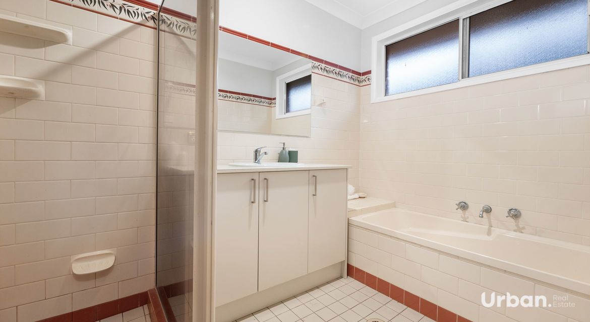 Mcgraths Hill 14 Andrew Thompson Drive