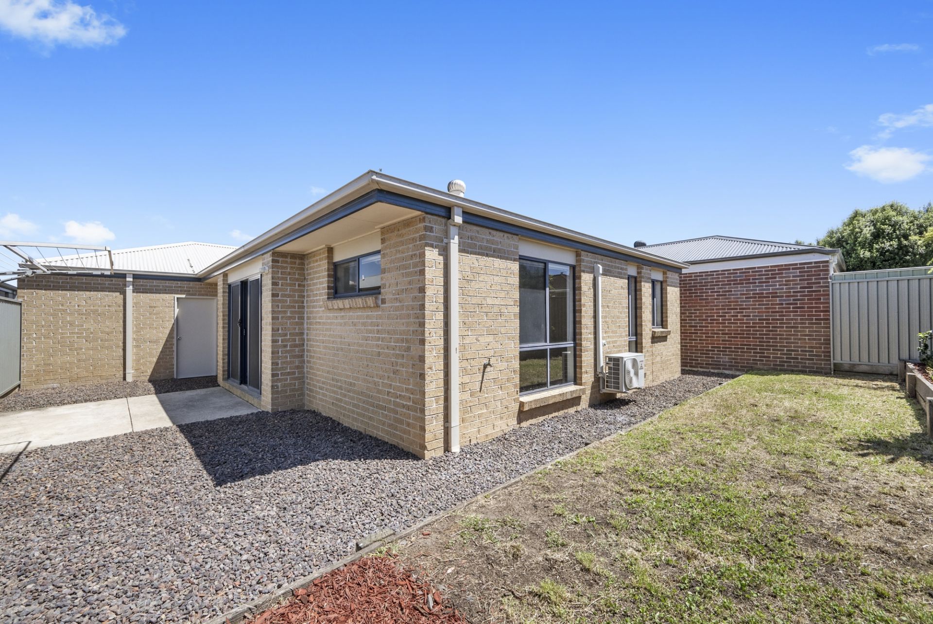 13 Yarra Park Drive, Sebastopol, Sebastopol - Thumbnail 2