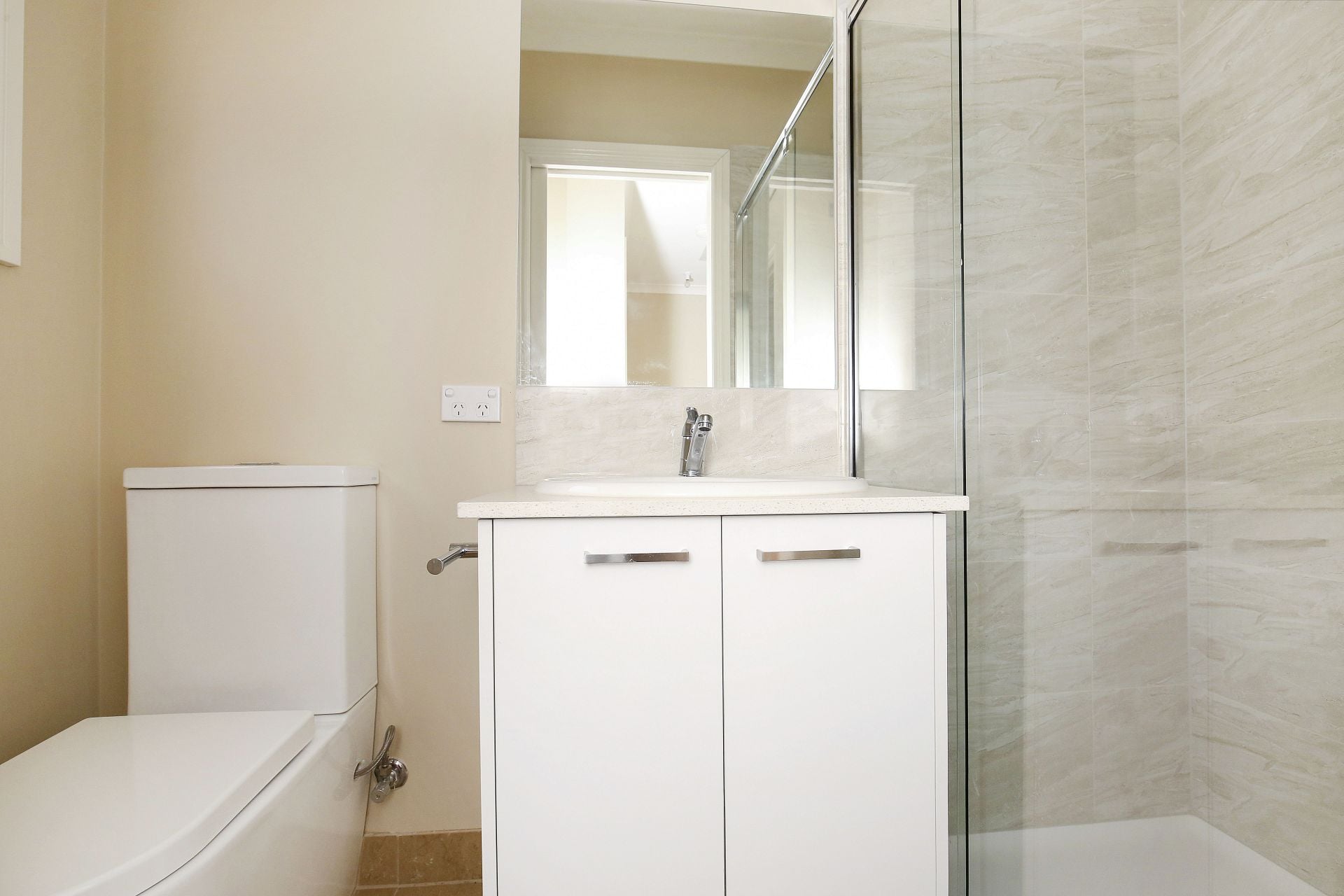 STUNNING TWO BEDROOM TOWNHOUSE