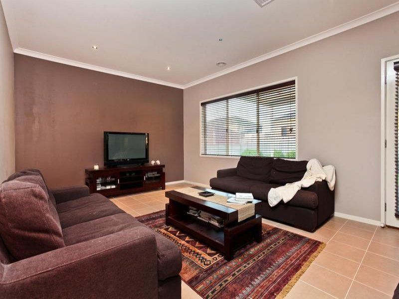 5 Anna Maree Place, Caroline Springs - Thumbnail 5