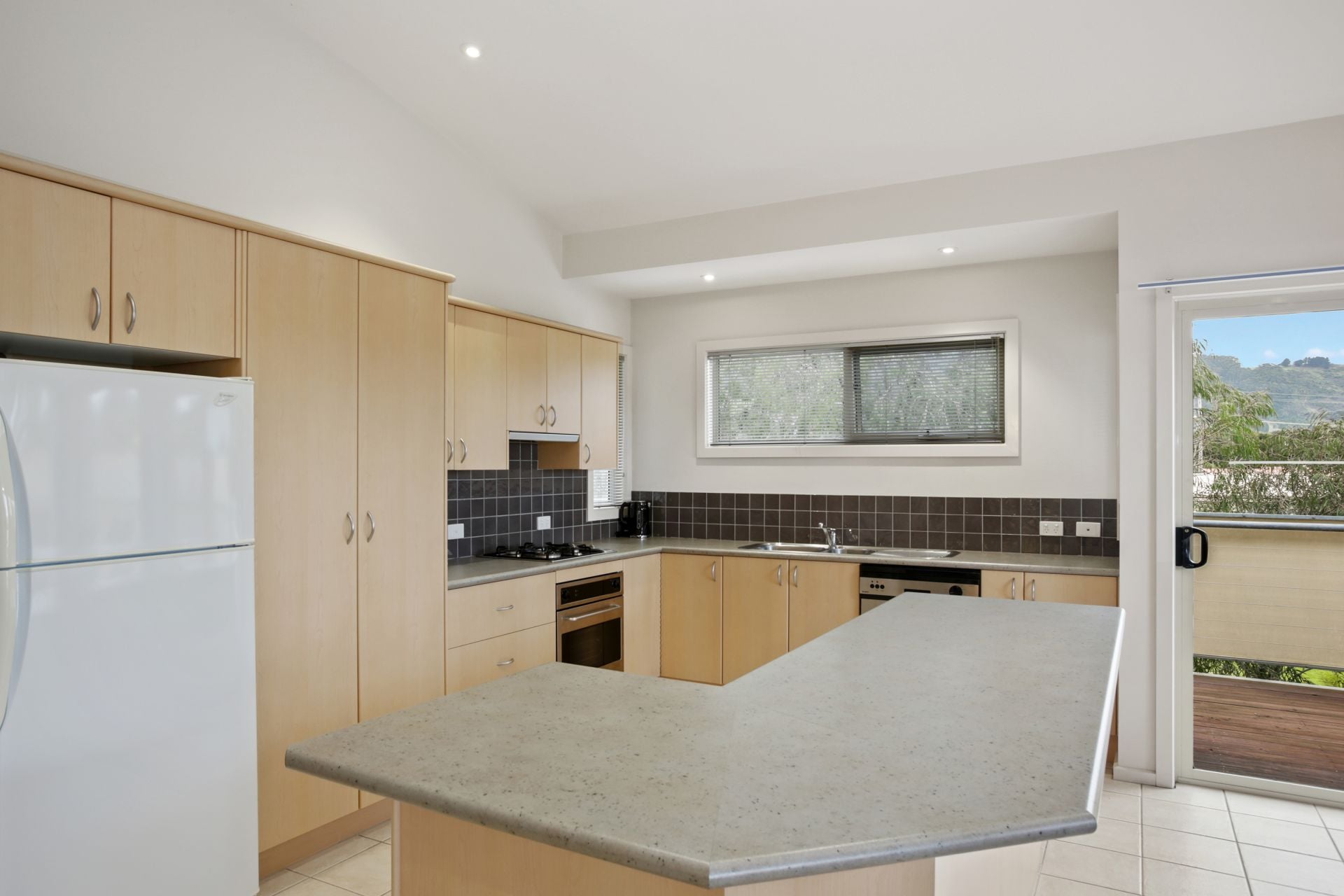 4/14 Murray Street, Apollo Bay - Thumbnail 6