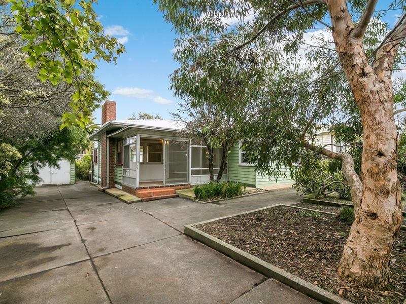 61 Central Avenue, Torquay - Thumbnail 2