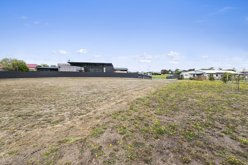 1026 SQUARE METRE OPPORTUNITY, Apollo Bay - Thumbnail 3