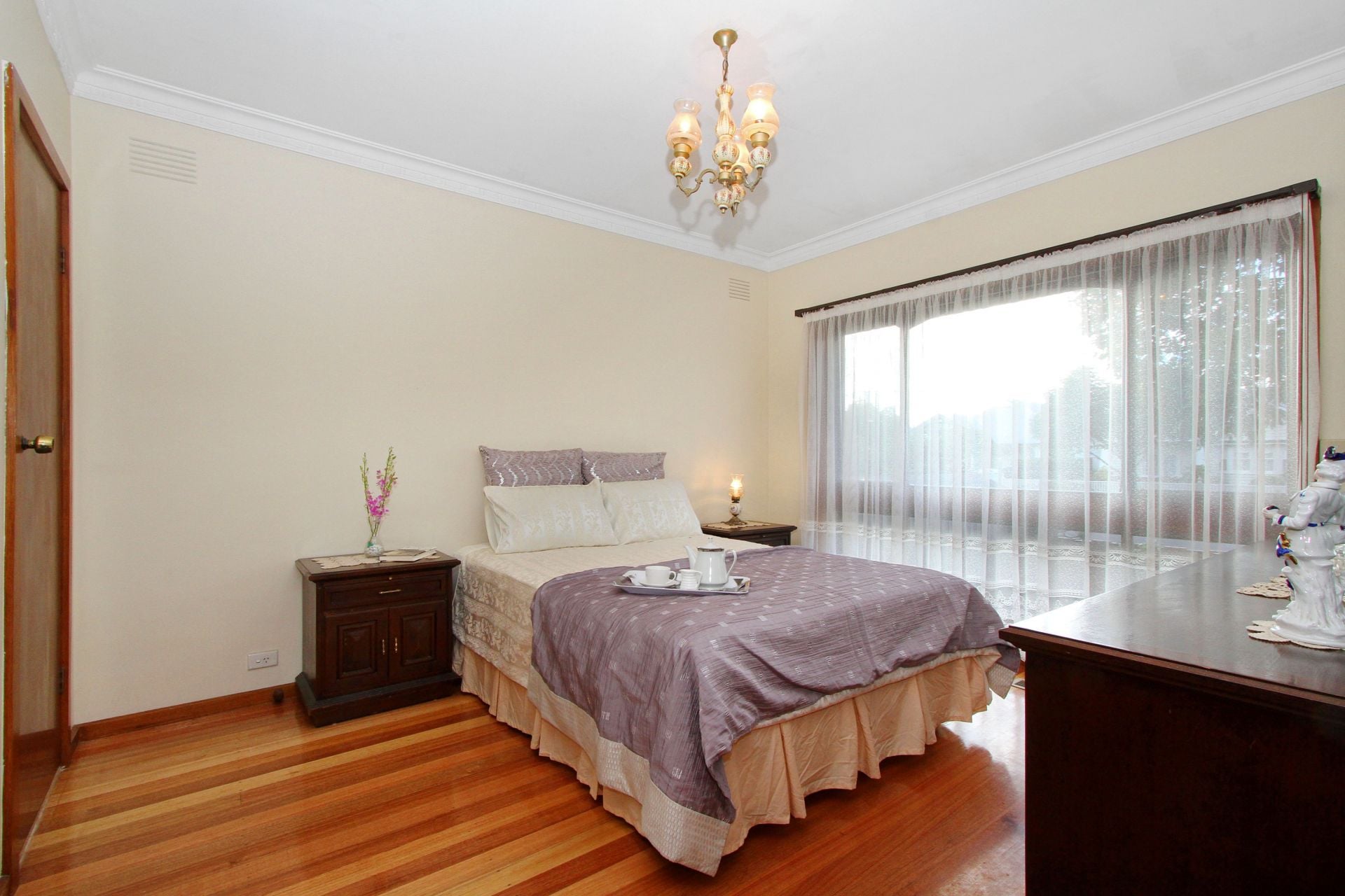 BEAUTIFULLY PRESENTED, METICULOUSLY MAINTAINED