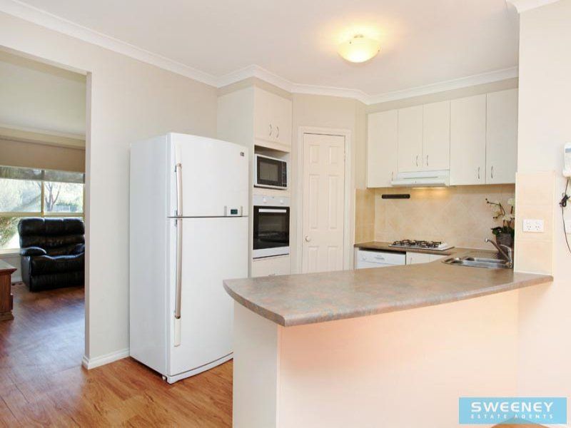 2 Macedon Close, Caroline Springs - Thumbnail 4