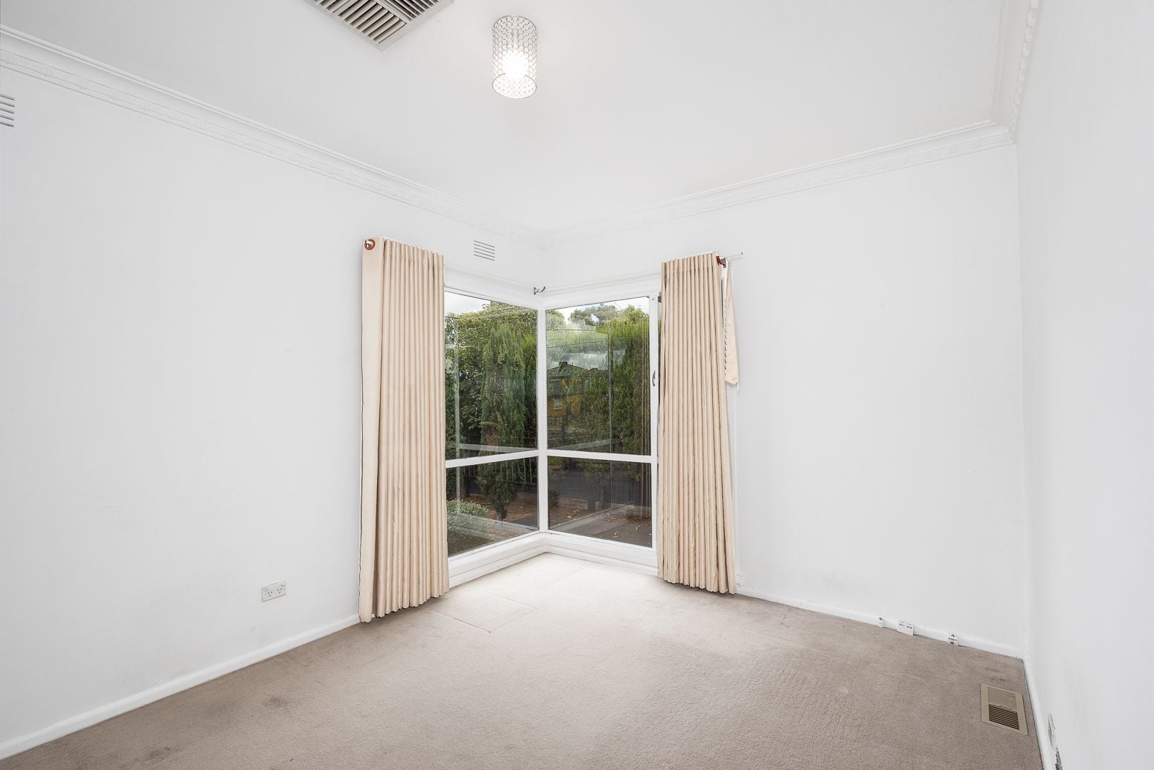 Charming 3 Bedroom Home for Rent