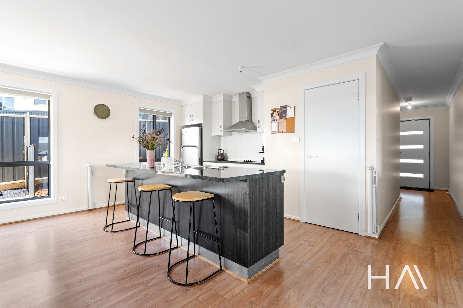 9 Mestre Court St Leonards, St Leonards - Thumbnail 4
