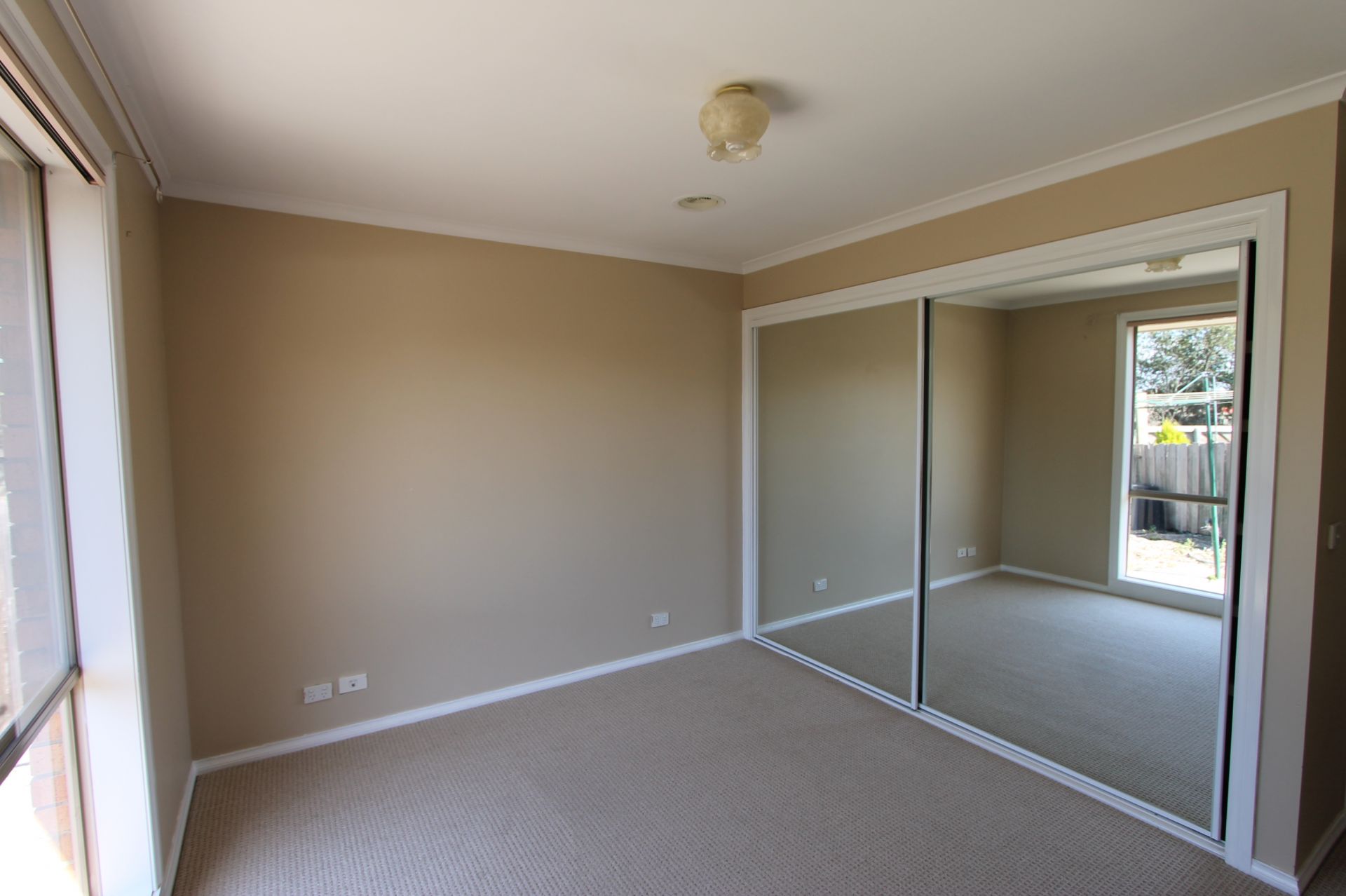 Spacious Home In Quiet Court Location
