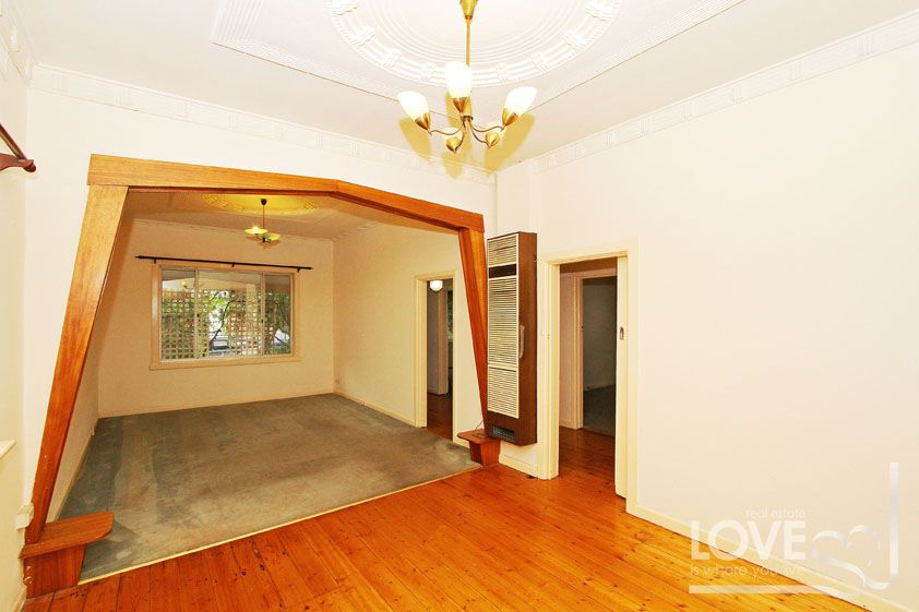 Charming Brunswick Family Home!