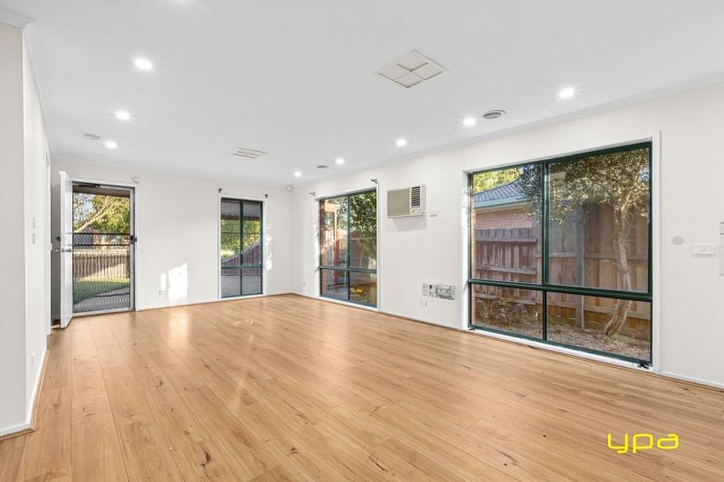 37 McGuigan Drive Cranbourne West VIC, Cranbourne West - Thumbnail 2