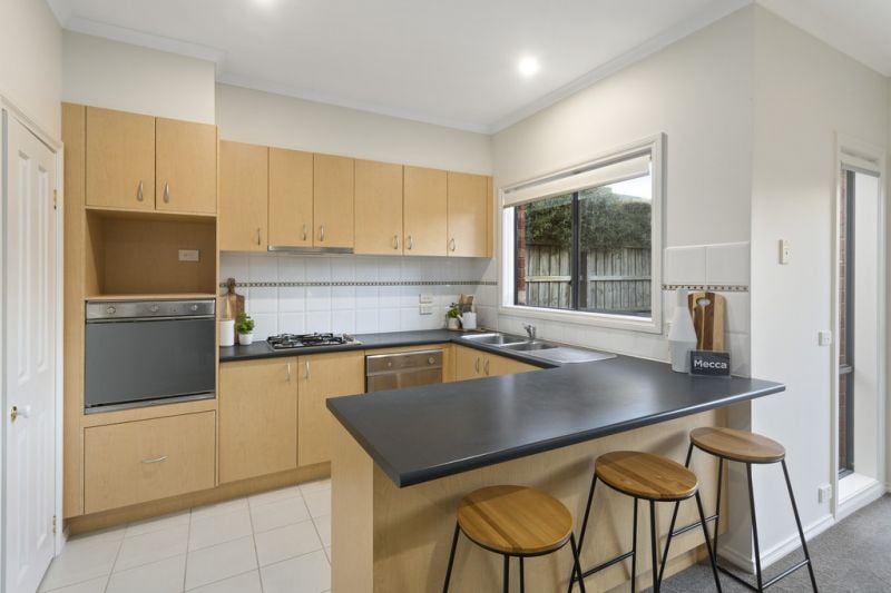 48 St Laurent Rise, Knoxfield - Thumbnail 4