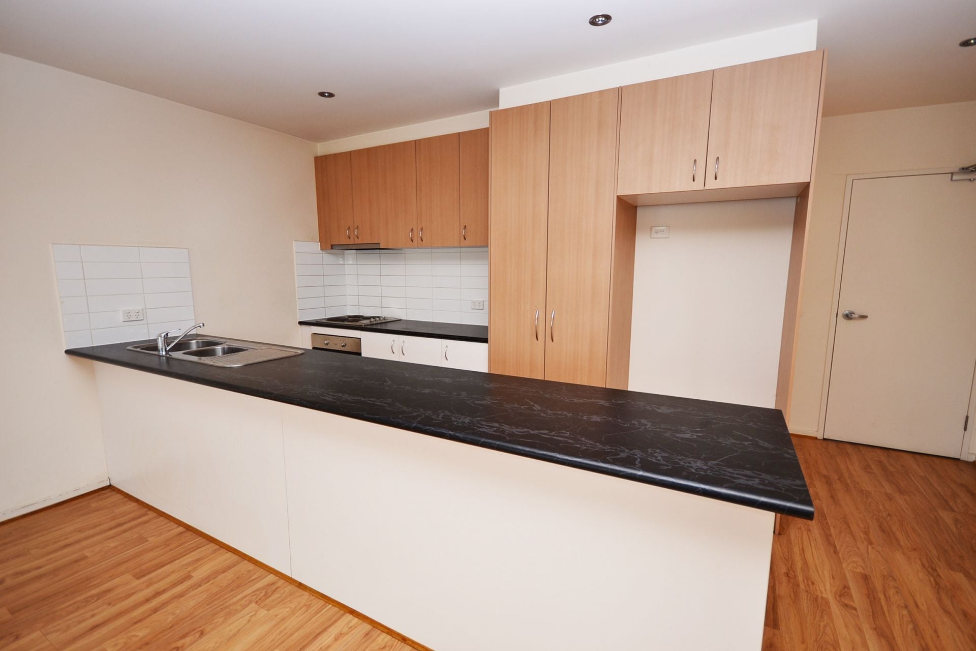 LOOKING FOR MODERN SOPHISTICATION? YOUR SEARCH IS OVER!!