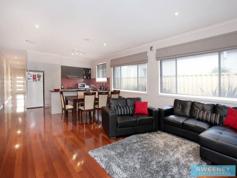33 The Avenue, Caroline Springs - Thumbnail 6