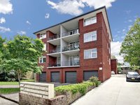 1/55 Grosvenor Crescent, Summer Hill