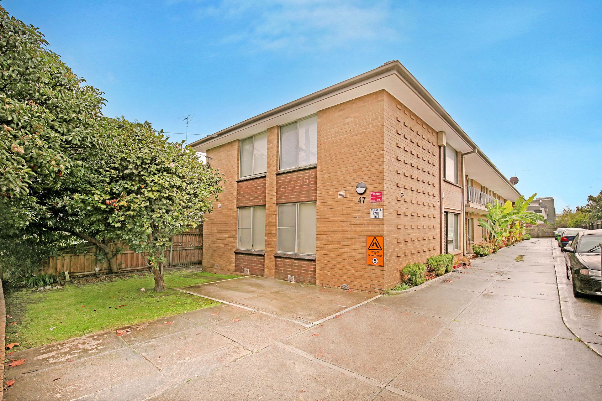 Great Location! Newly renovated