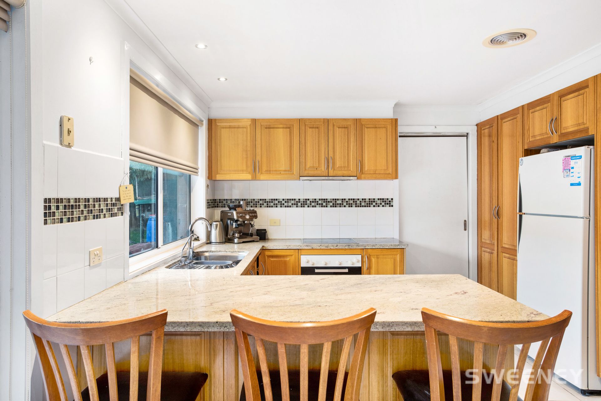 16 Trembath Court, Altona Meadows - Thumbnail 5
