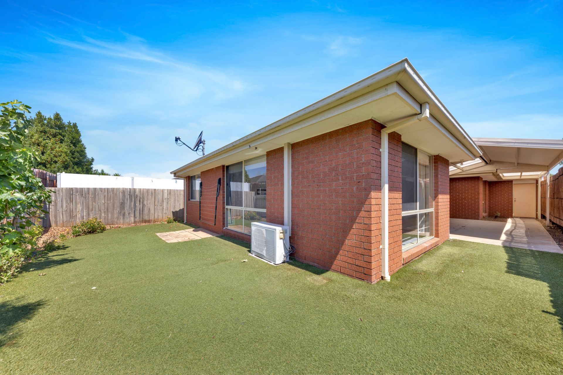 4 Bedroom Delight!