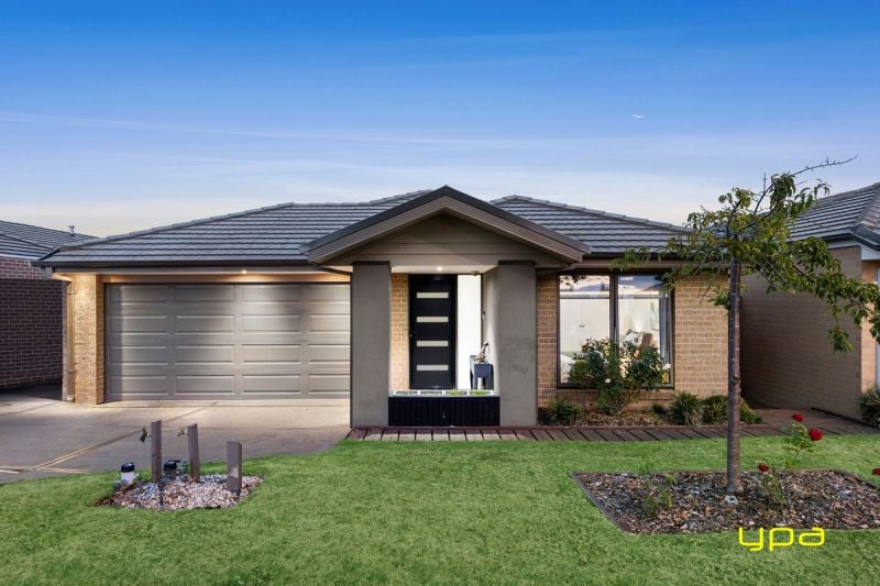 10 Annabella Street Cranbourne East VIC, Cranbourne East - Image 1