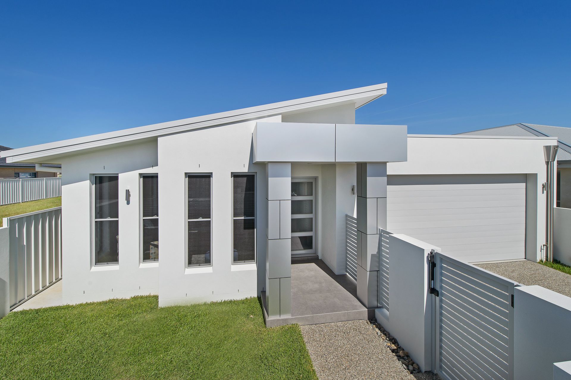 25 Harbourside Crescent Port Macquarie NSW, Port Macquarie - Thumbnail 2