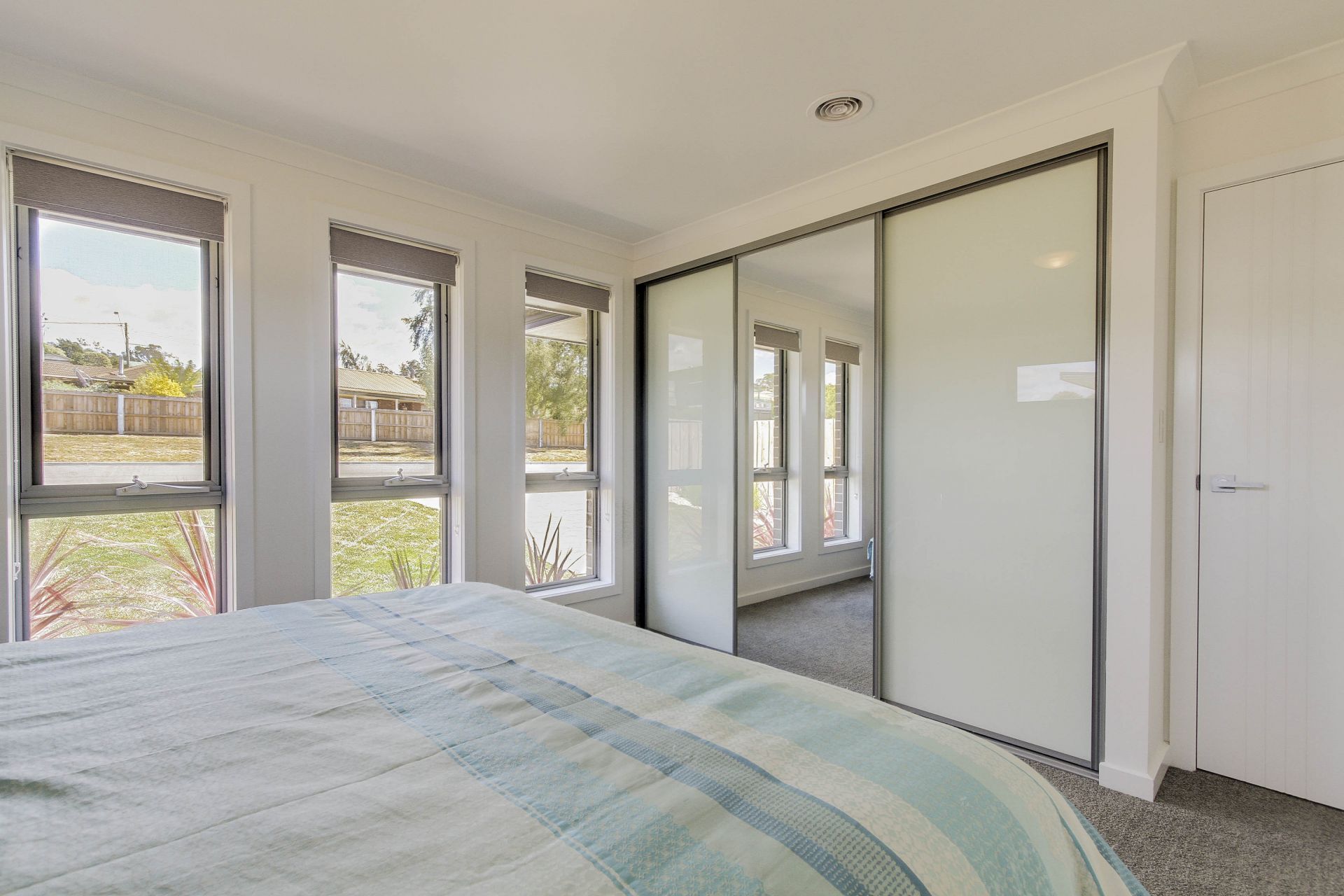 9 Riverbank Place RIVERSIDE, Riverside - Thumbnail 7